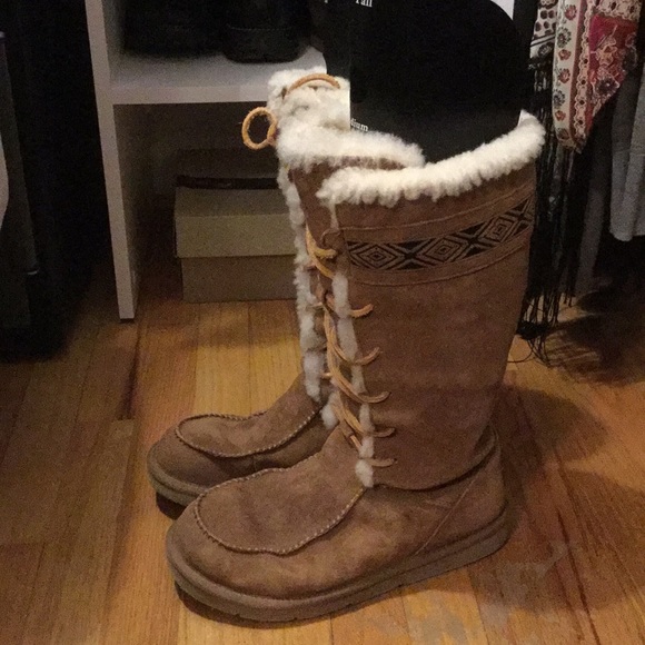 Ugg Boots with cool tribal print Sz 9 - Picture 2 of 5